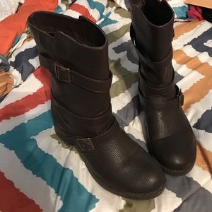 Brown boots