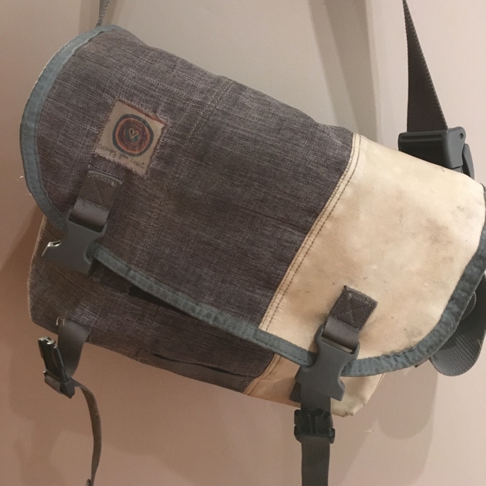Timbuk2 messenger bag to fit 11" MacBook Air