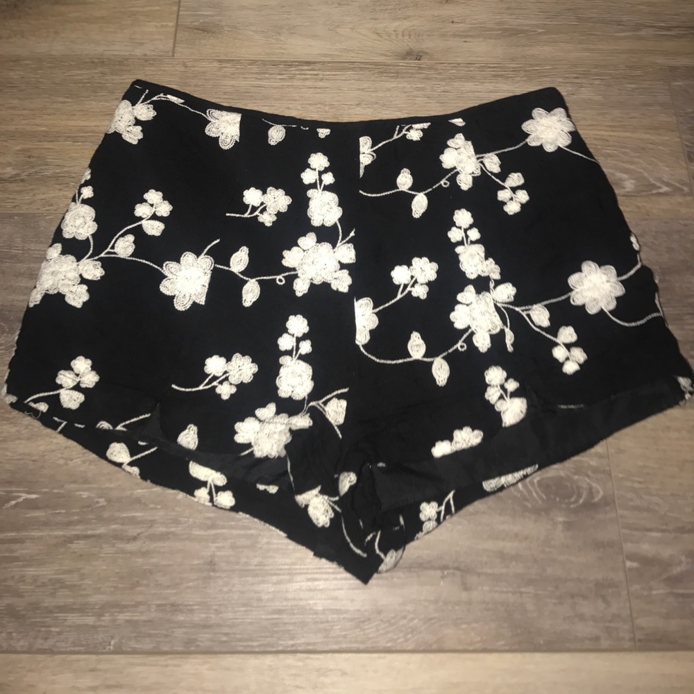 Forever 21 Black flowy flowered shorts.