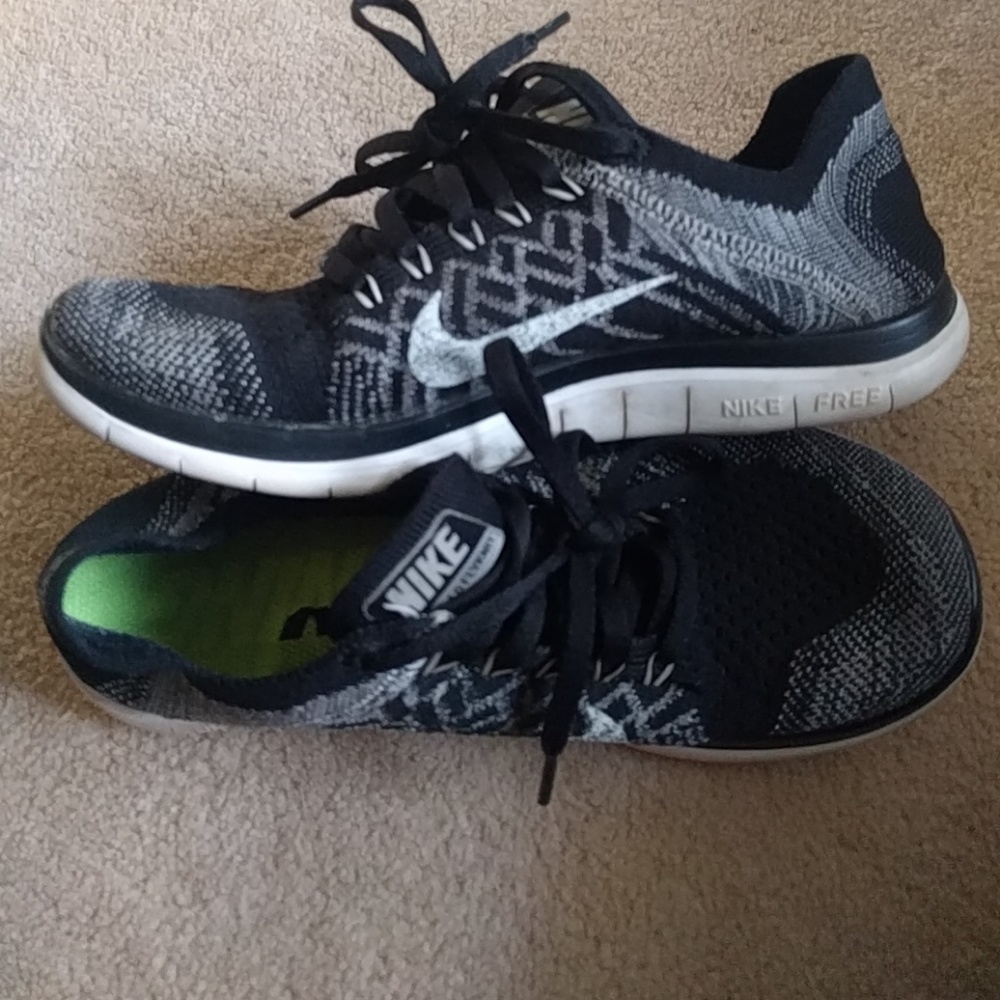 Nike flyknits SOLD