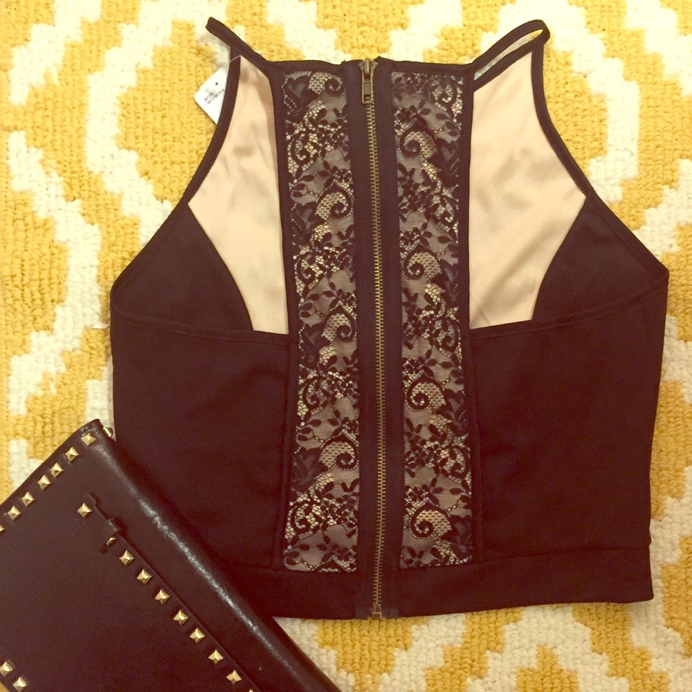 Beautiful Lace Panel Halter Top - Picture 6 of 8