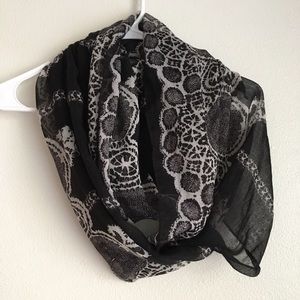 My Sister's Closet | Black Print Infinity Scarf