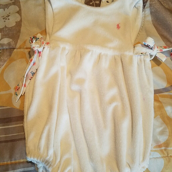 Dresses - Picture 4 of 4