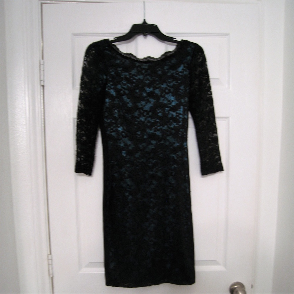 Lace bodycon cocktail dress