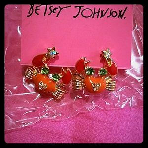 Betsey Johnson crab earrings