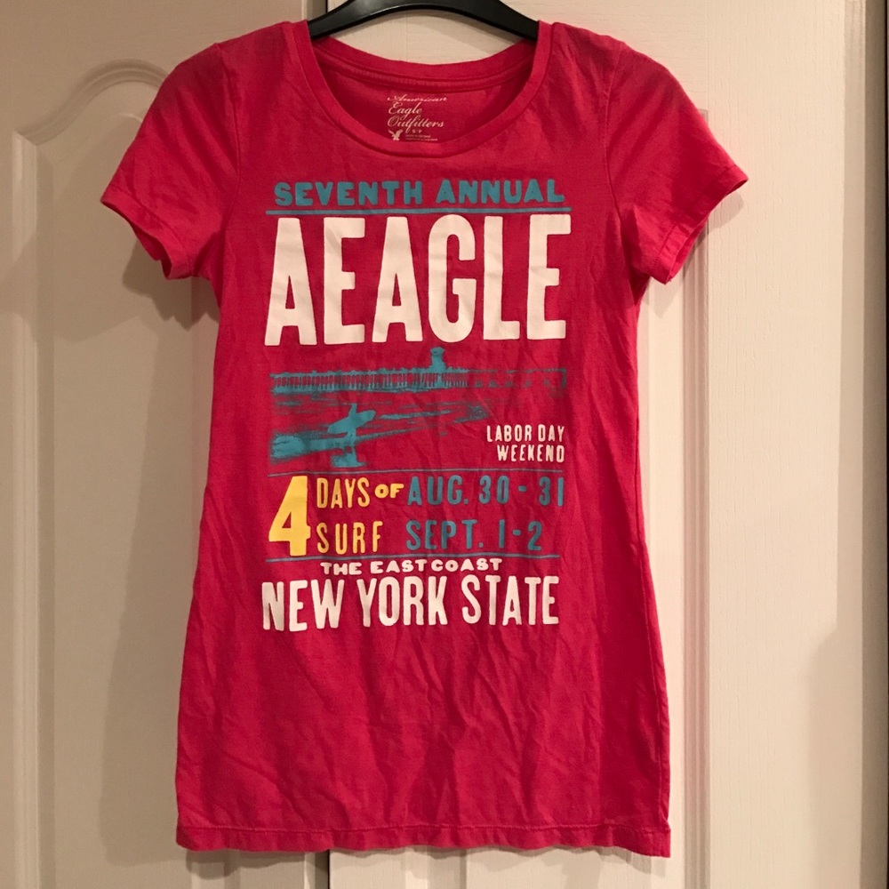 AMERICAN EAGLE Women's size small pink tshirt.