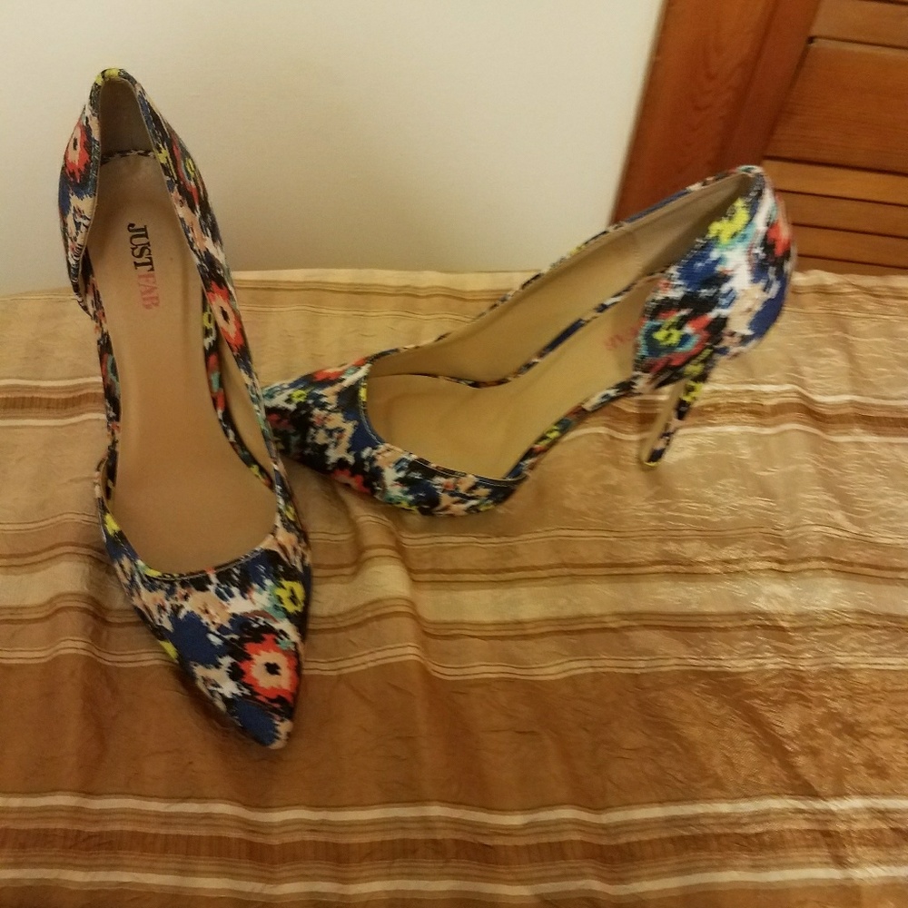 Heels - Picture 3 of 3