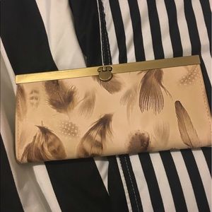 Feather print clutch wallet ❤️