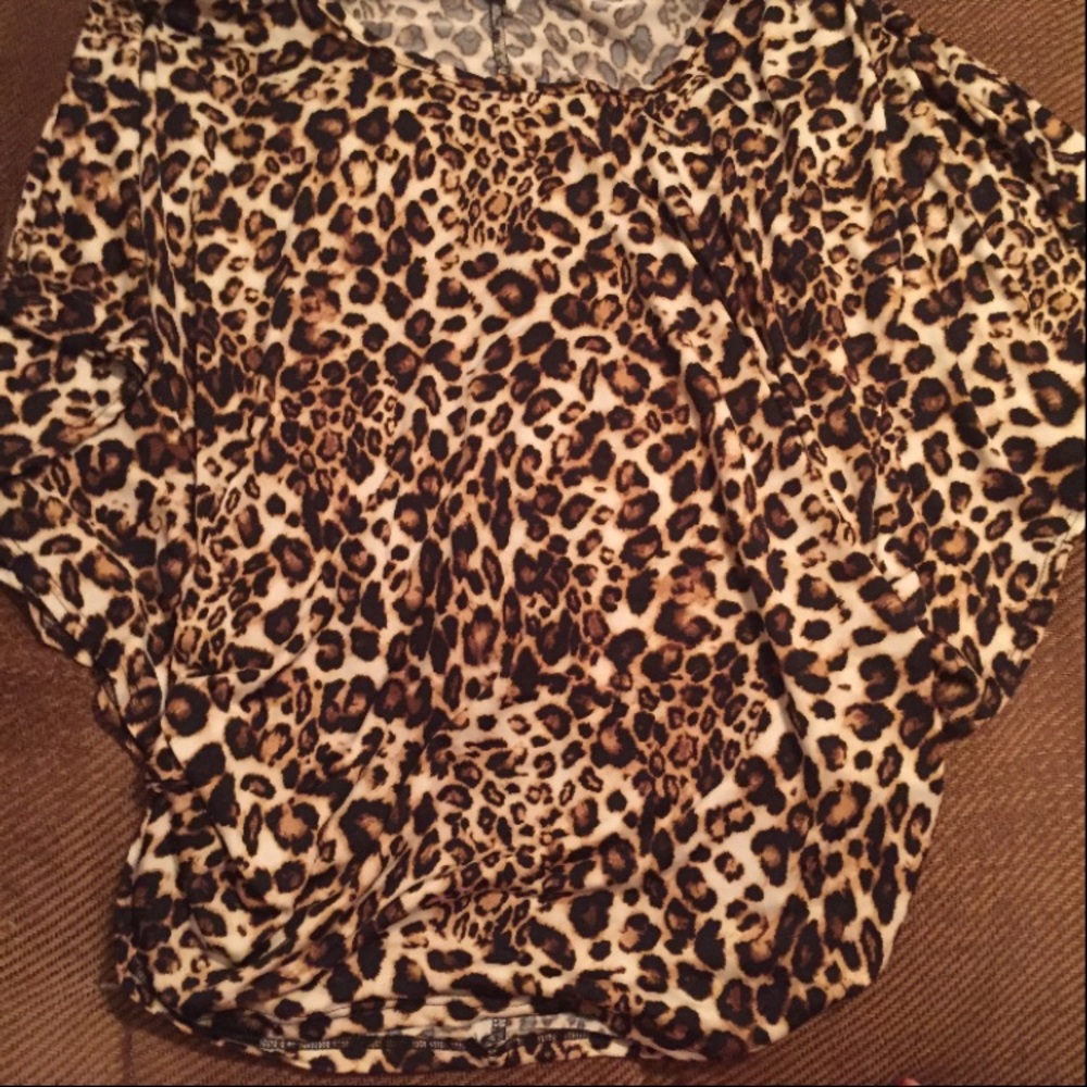 Cheetah print shirt with open arms 1x