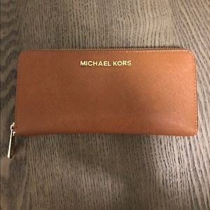 Michael Kors Jet Set Wallet