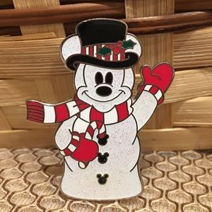 Disney Pin - Snowman Mickey 2008