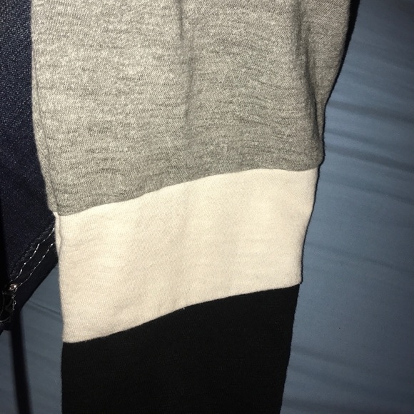 Pink sweater (sold) - Picture 4 of 4