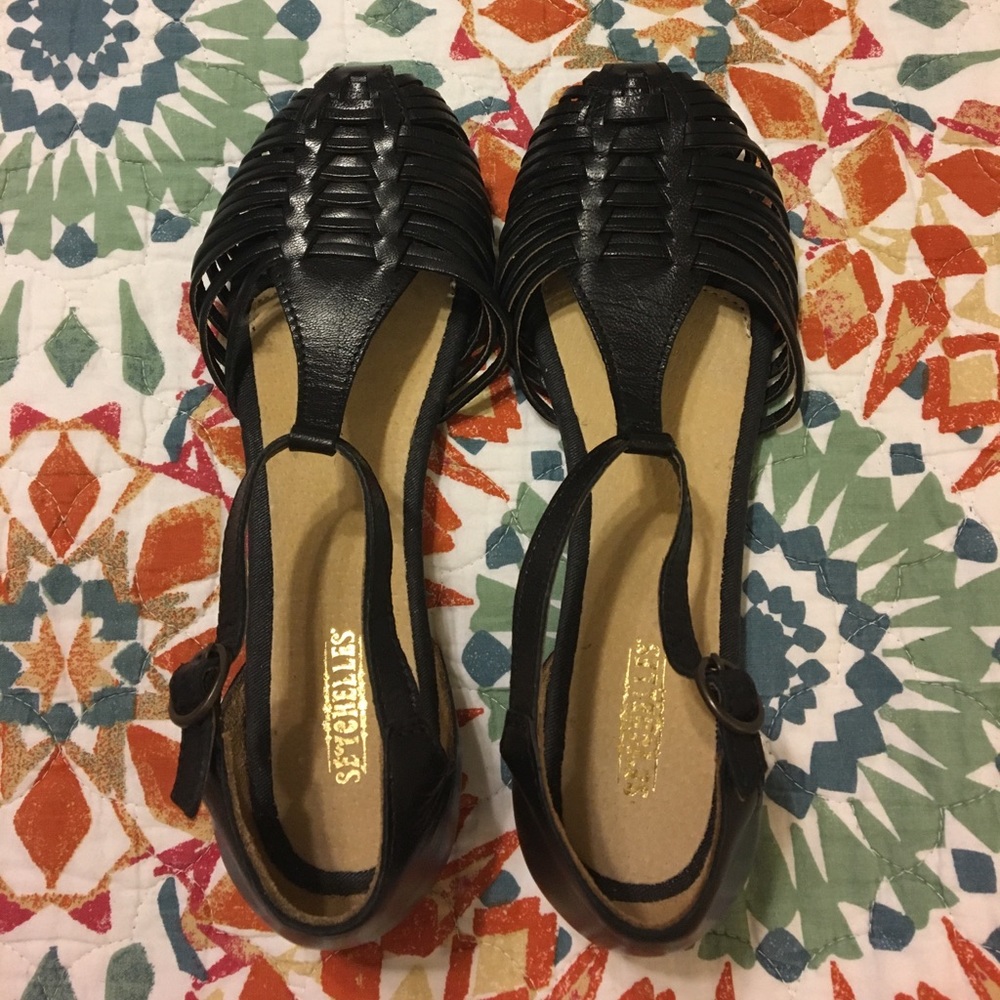 Black flat sandals