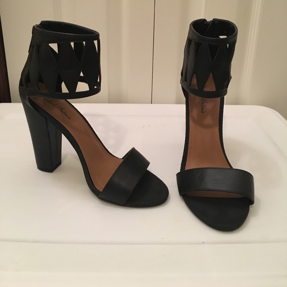 Heeled sandals
