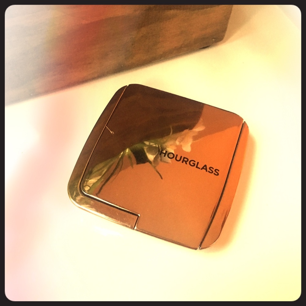 Hourglass Ambient Lighting Blush in Dim Infusion