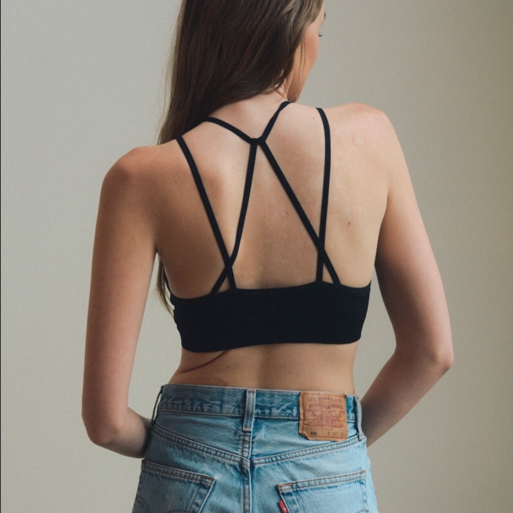 AVAILABLE IN PLUS SIZES floral cut out Bralette - Picture 3 of 3