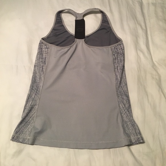 Women's Nike Workout Drifit tank top - Picture 2 of 2