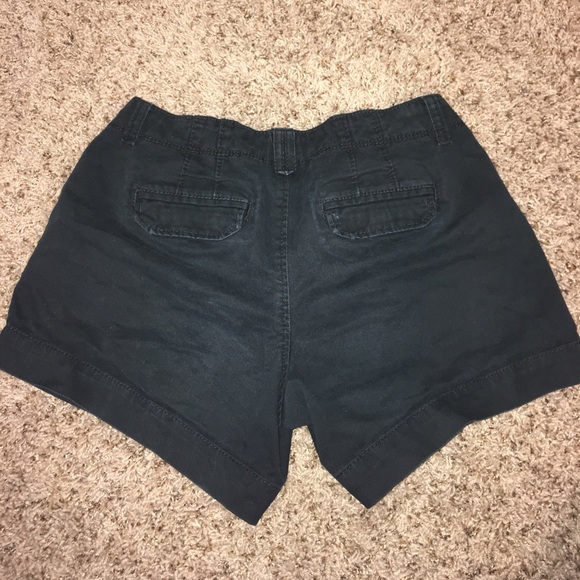 Old Navy low-rise shorts - Picture 2 of 3