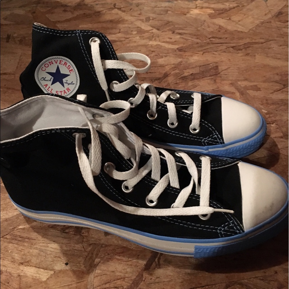 Authentic Converse all star high tops size 6