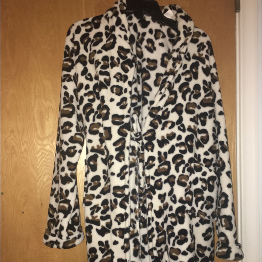 animal print robe
