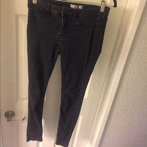Black Hollister skinny jeans