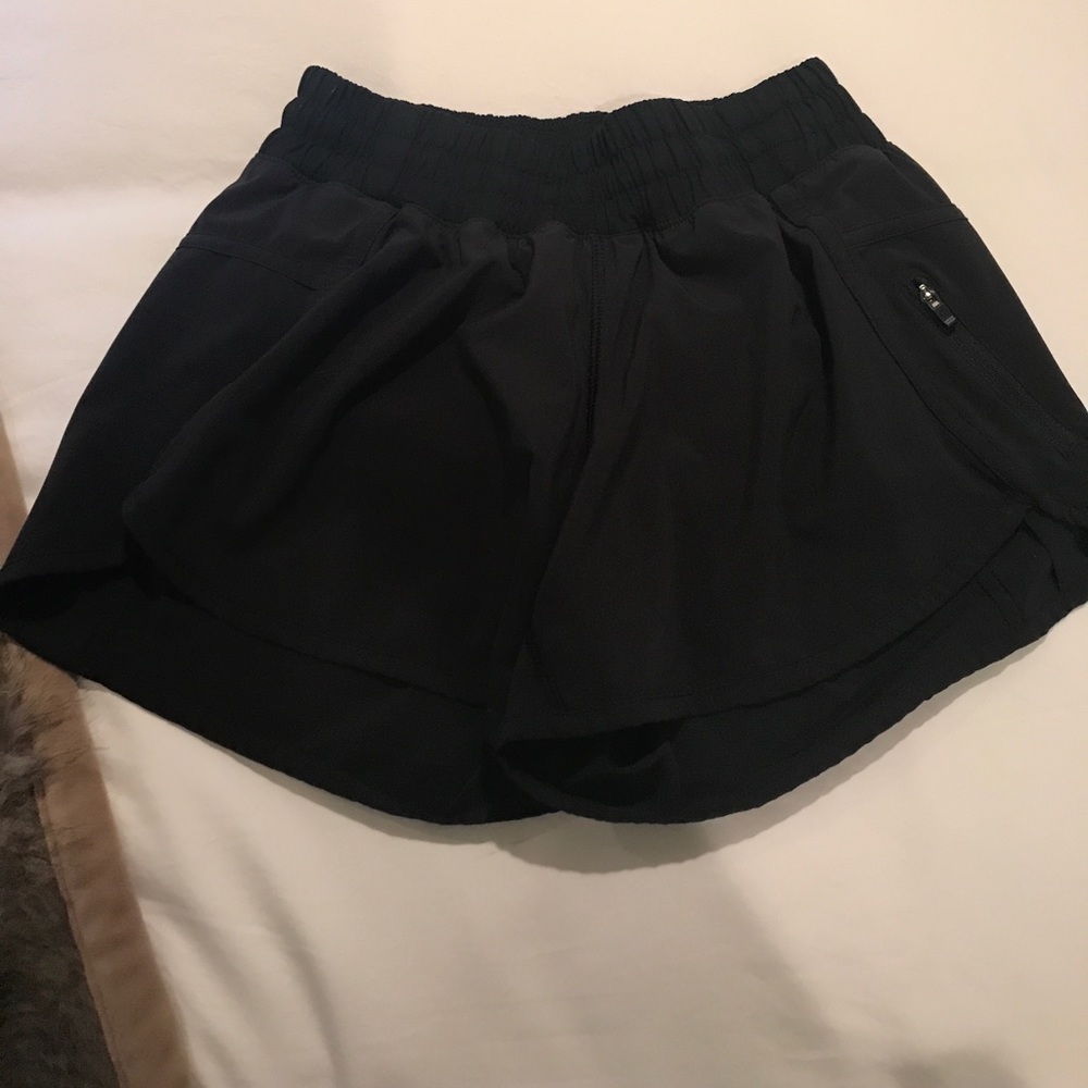 LULULEMON tracker shorts!!!