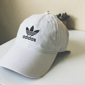 New with tags Adidas snapback 👽