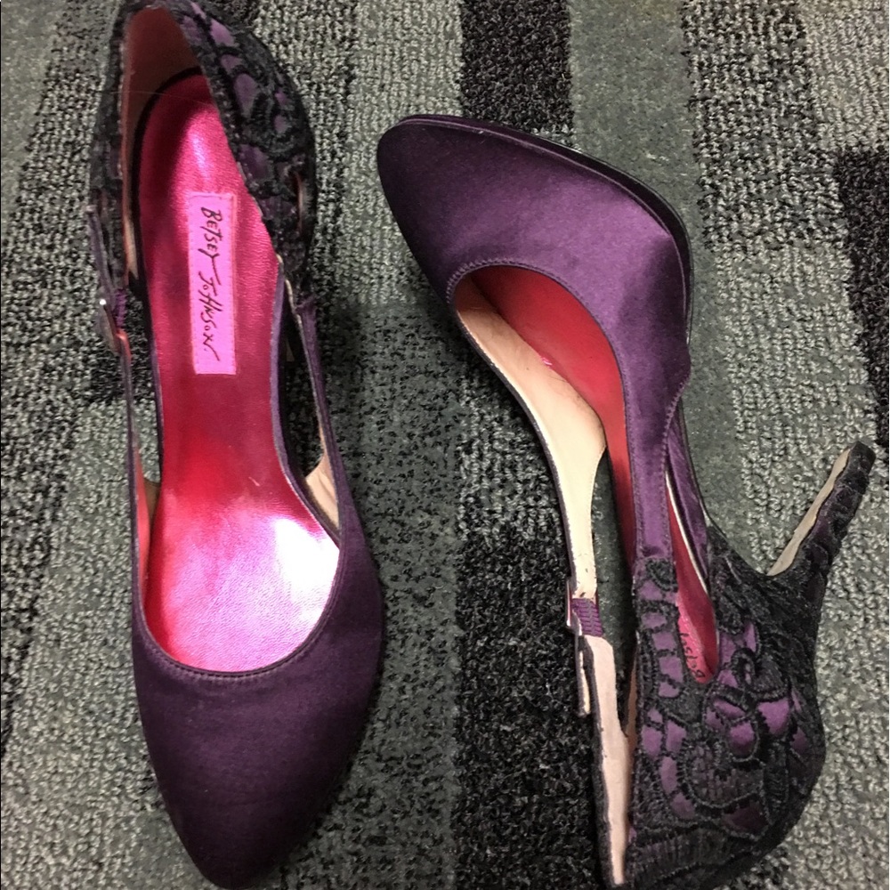 NWOB Betsey Johnson Purple Lace Heels