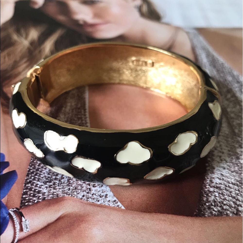Gorgeous vintage Signed Ciner Enamel Oval Bangle