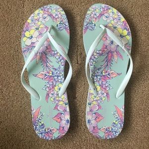 American eagle floral print flip flops