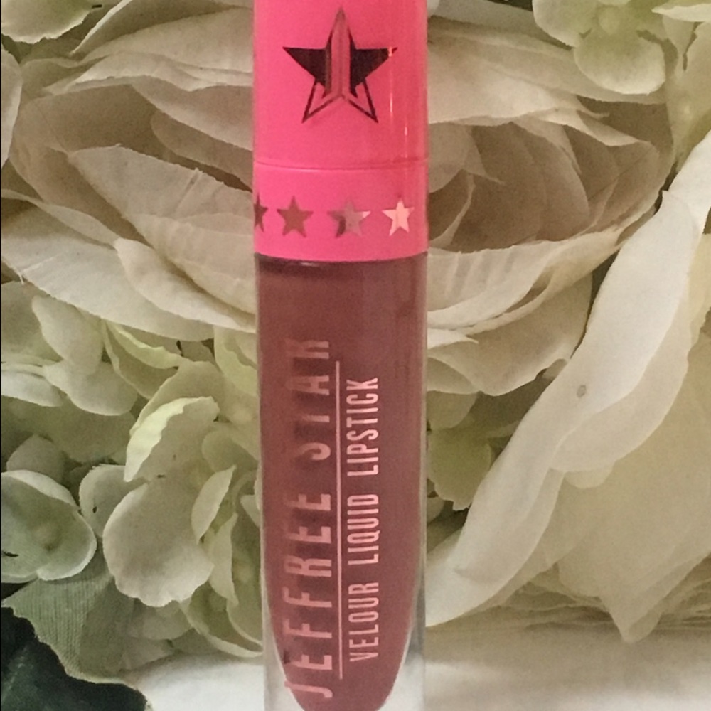 Jeffrey Star Velour Liquid Lipstick in Androgyny