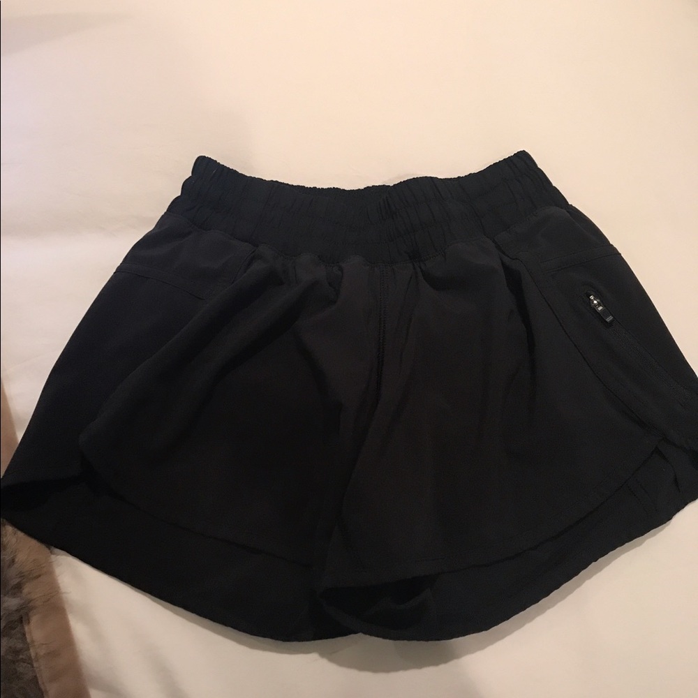 LULULEMON tracker short!!!