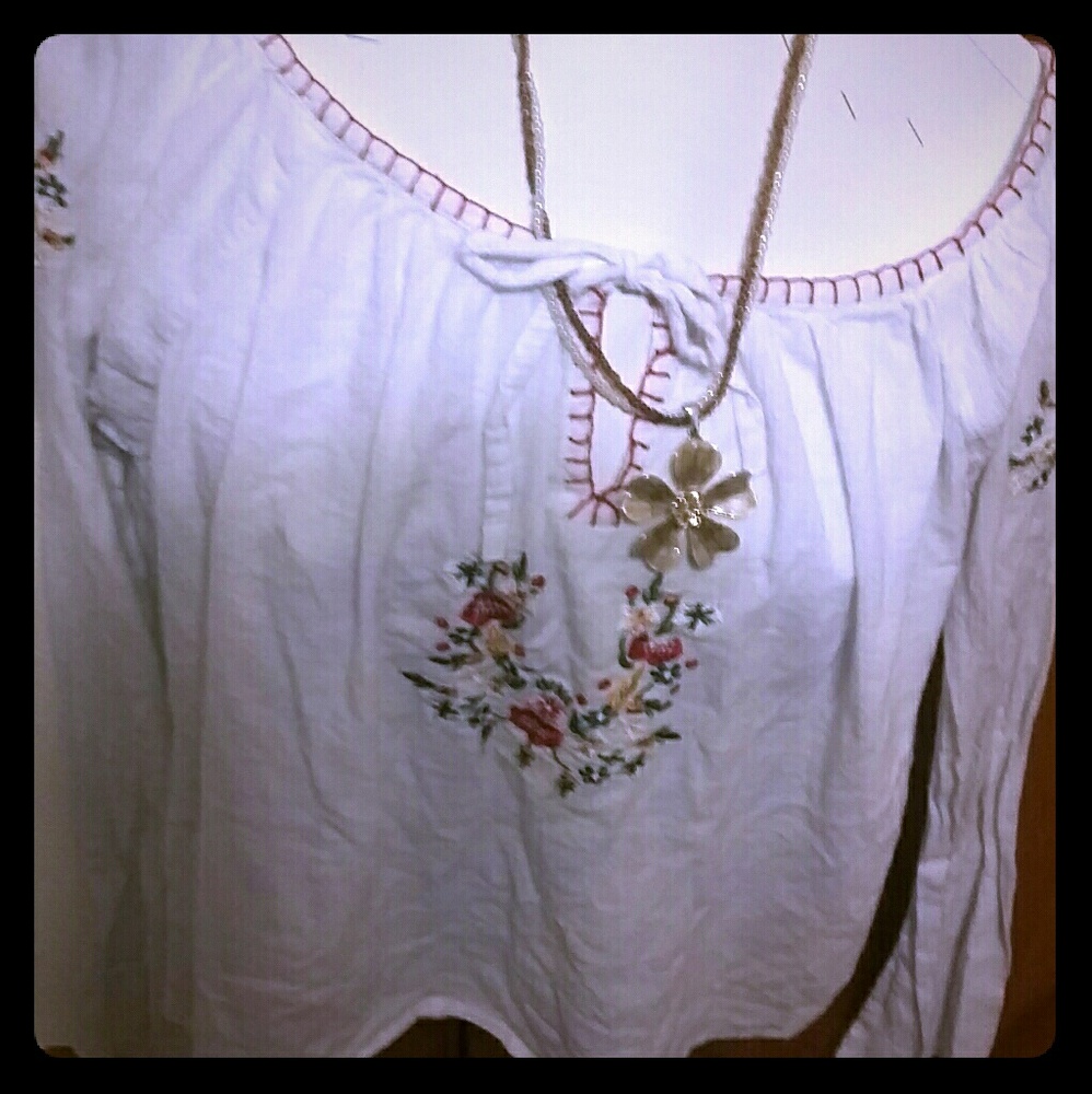Vintage embroidered Joe boxer  peasant top