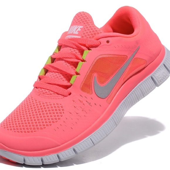 Nike Shoes - Nike free run +3 5.0 in pink