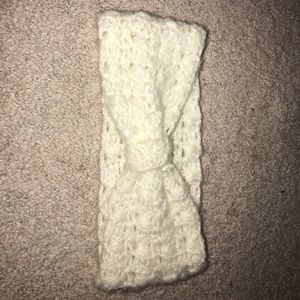 Cute winter knitted head band!