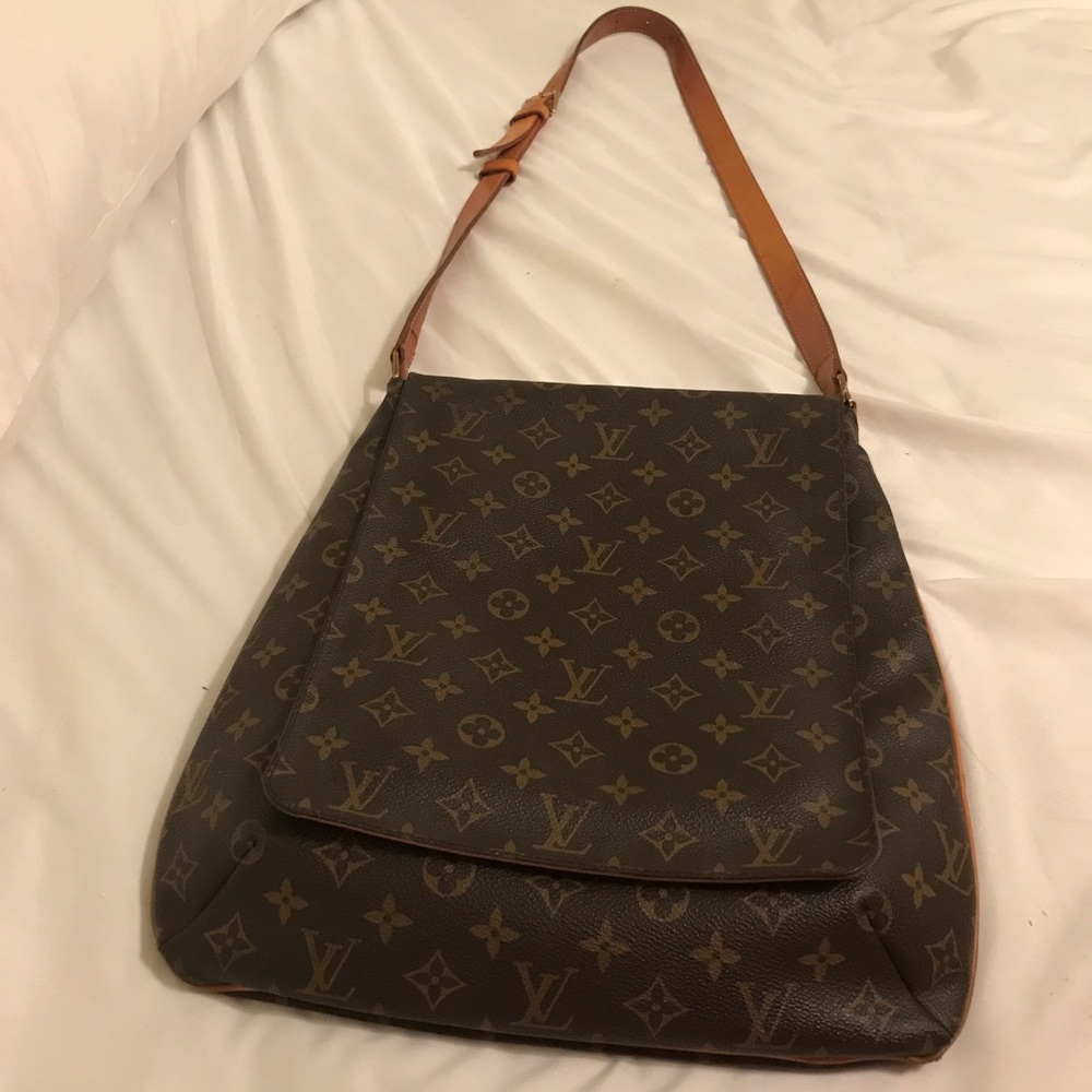 Authentic Louis Vuitton Monogram Musette GM Salsa