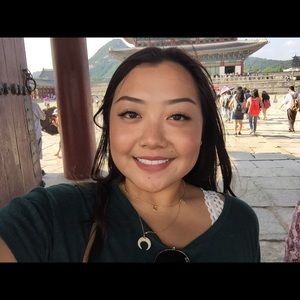 Meet your Posher, Moira