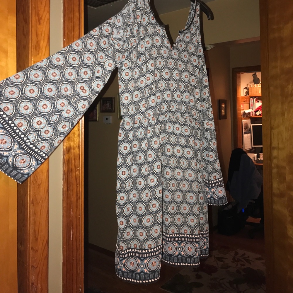 Cold shoulder cut out boho dress!