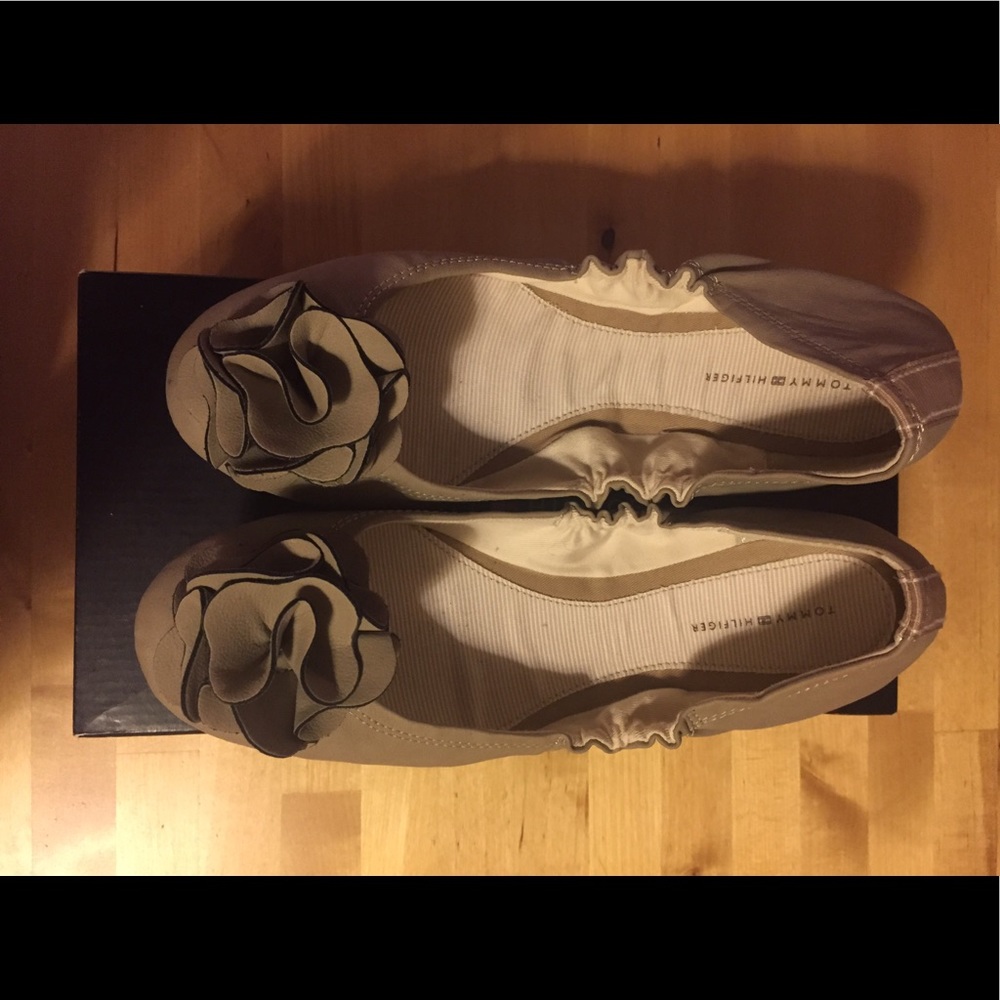 Tommy Hilfiger Ballet Flats, size 10, color sand