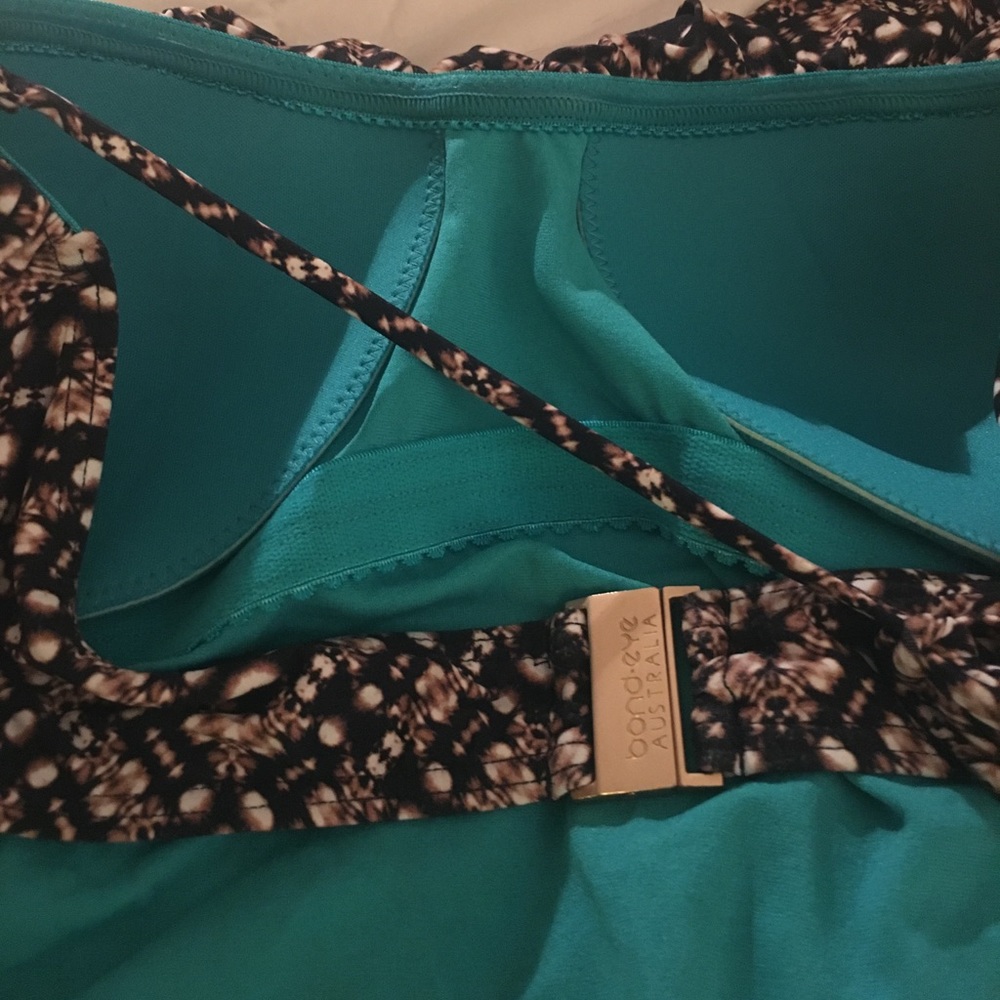One-piece bathing suit - Picture 4 of 8
