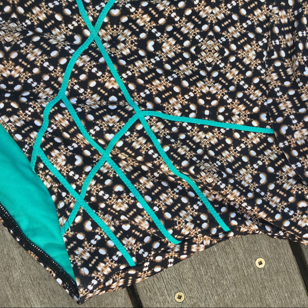 One-piece bathing suit - Picture 3 of 8