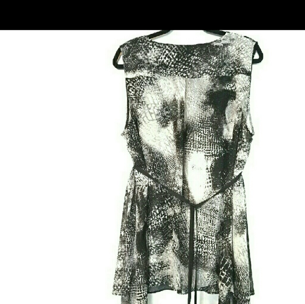 Top - Picture 2 of 3