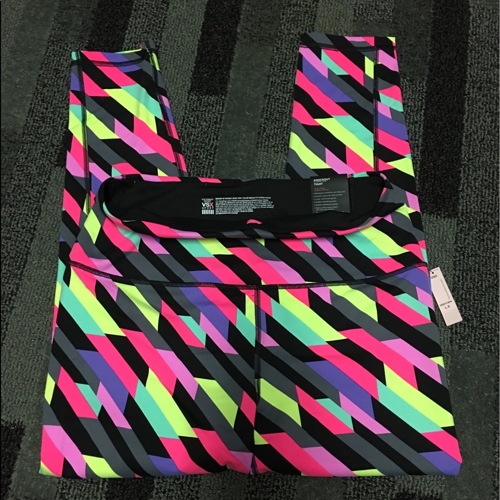 NWT VS Sport Knockout Tights, Large Short