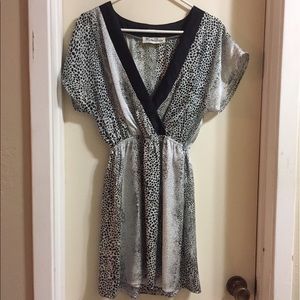 Black and white V neck tunic