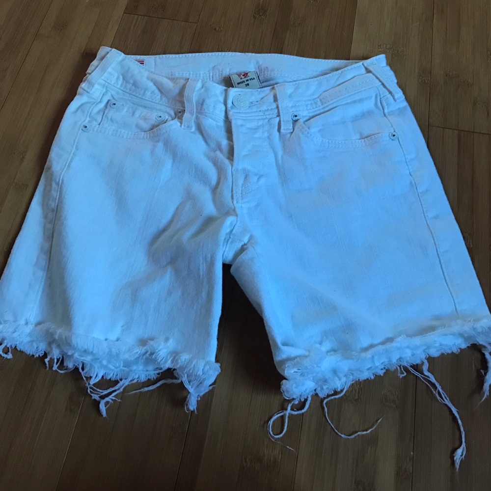 ‼️True Religion ‼️ White Shorts Size 26
