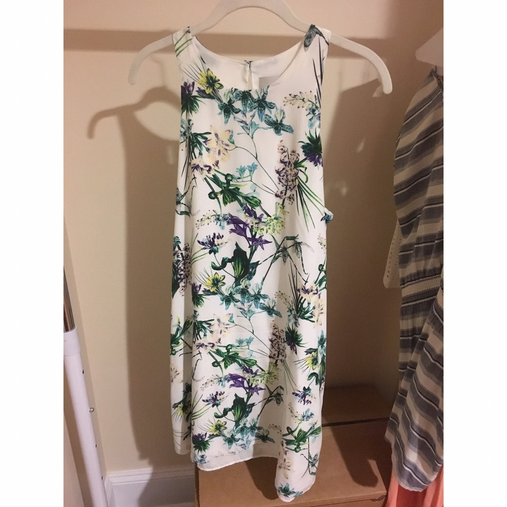 White floral shift dress