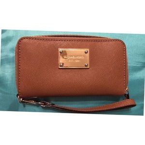 Michael Kors wristlet