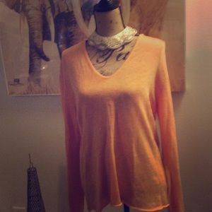 Light orange sweater ❤❤🕶CUTE