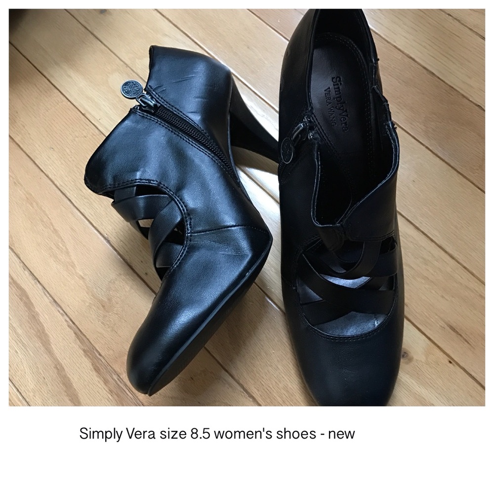 Simply Vera size 8.5 shoe