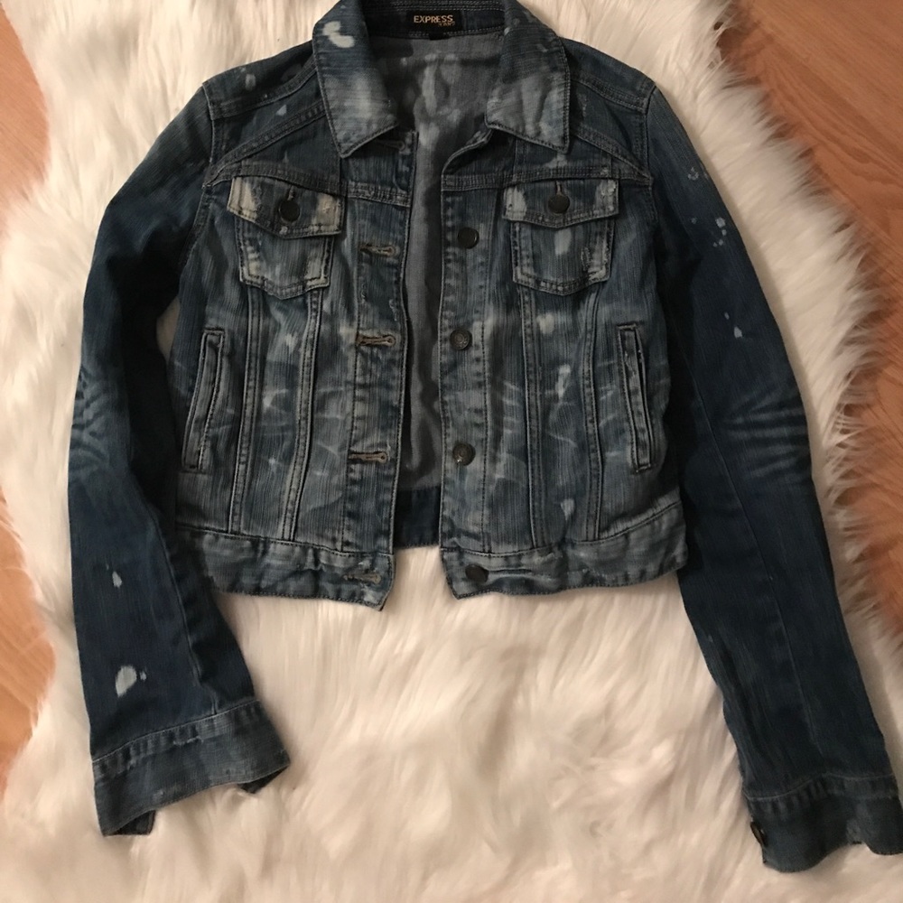 Short denim jacket